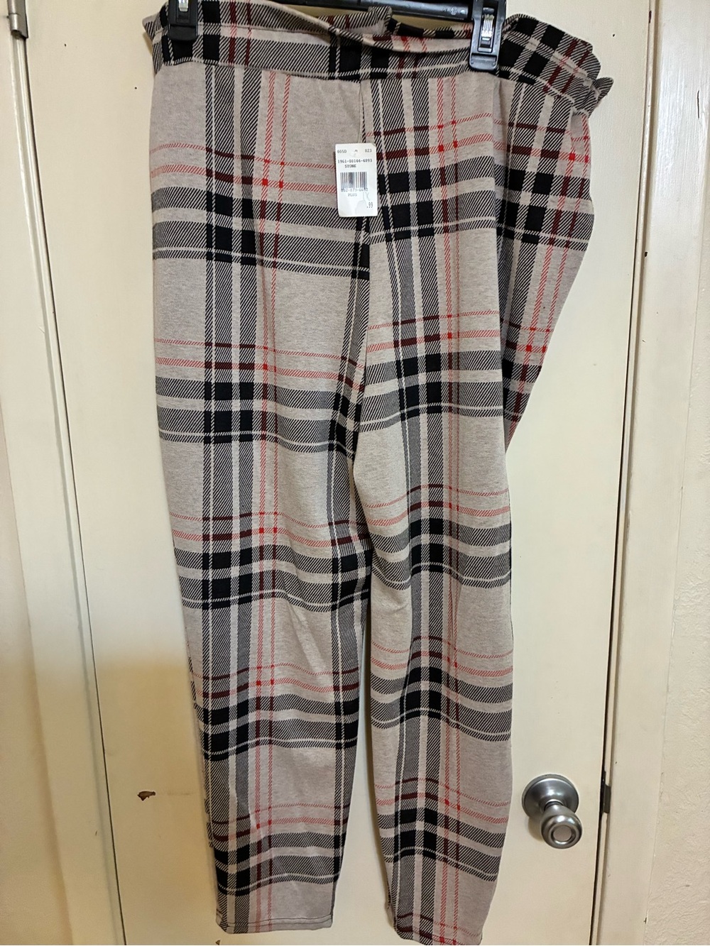 eye candy Plaid Pants in Beige, Black and Red